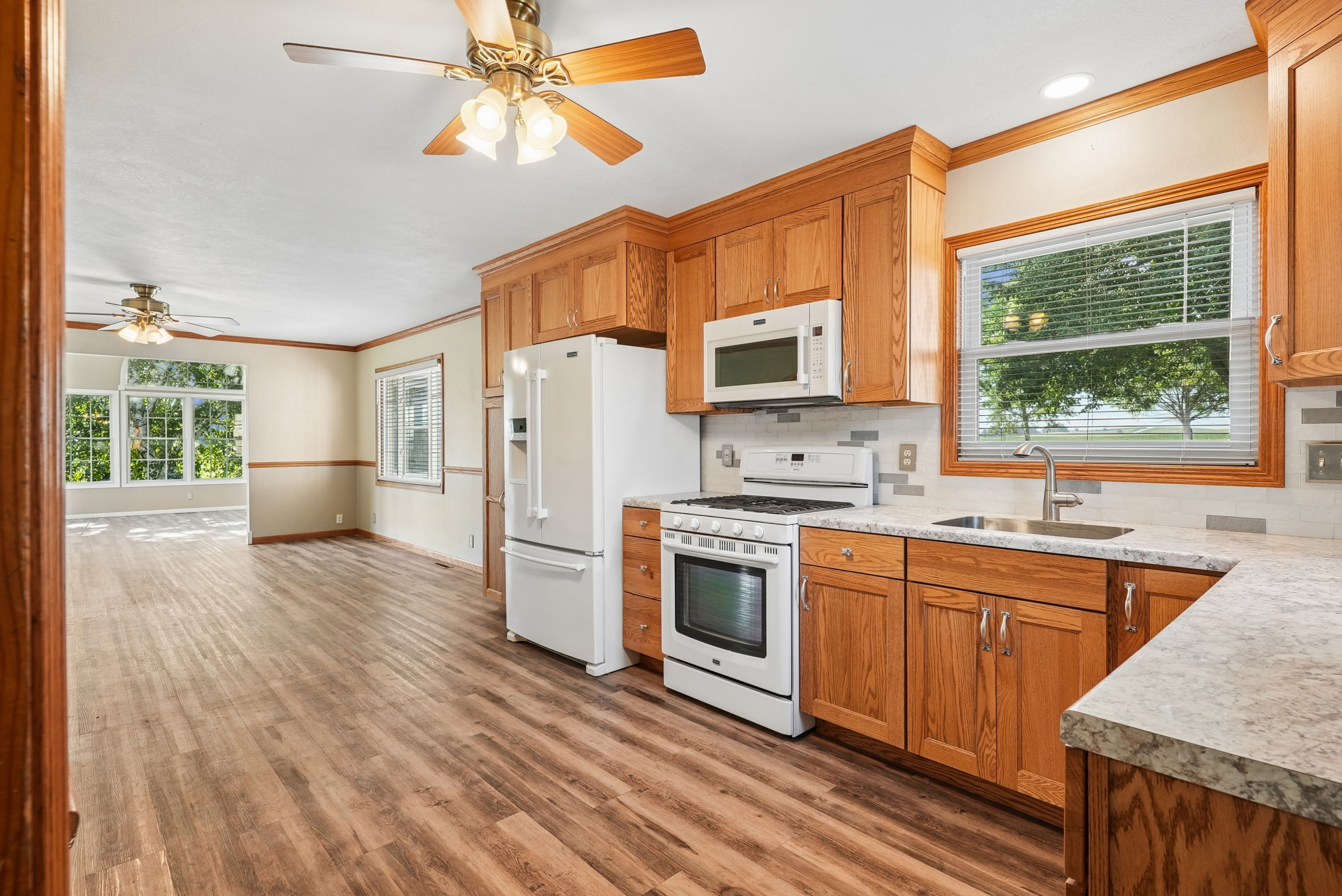 Listing Photo: 11-141 28481_Grand_Ave